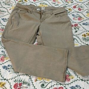 Women’s Time and Tru khaki bootcut stretch jeans. Size 20 PETITE. Great cond